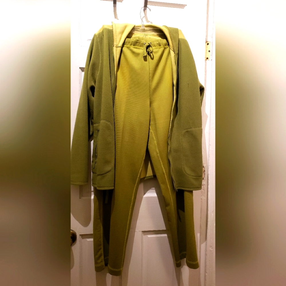Eddie Bauer altleisure 2 piece set. Size Large